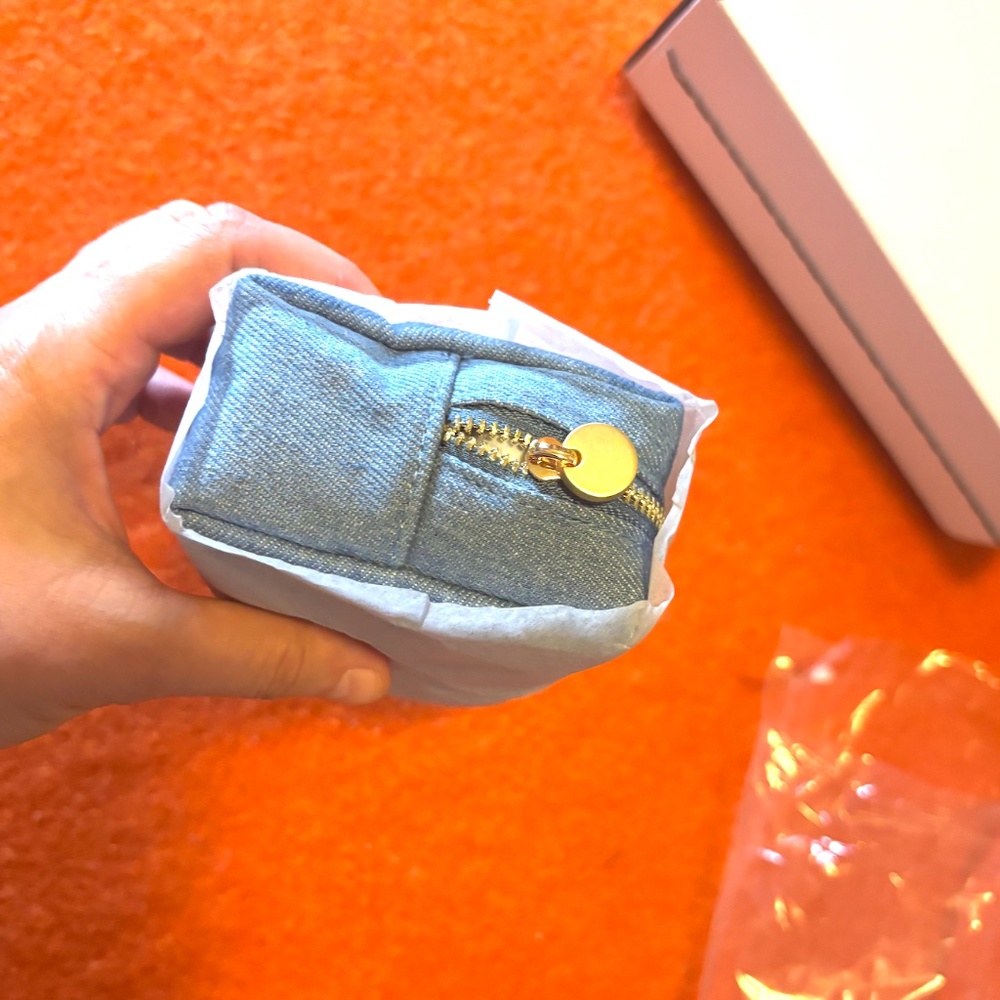 Lisa Eldridge limited edition blue denim pouch from 2024 NWT - Picture 7 of 12